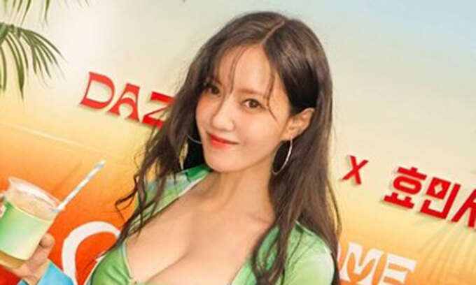 티아라 효민, 여름을 달군 비키니 자태…'투 핫'