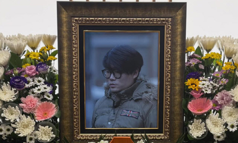 $esc.velocity($!{article.mobileTitle.replaceAll('